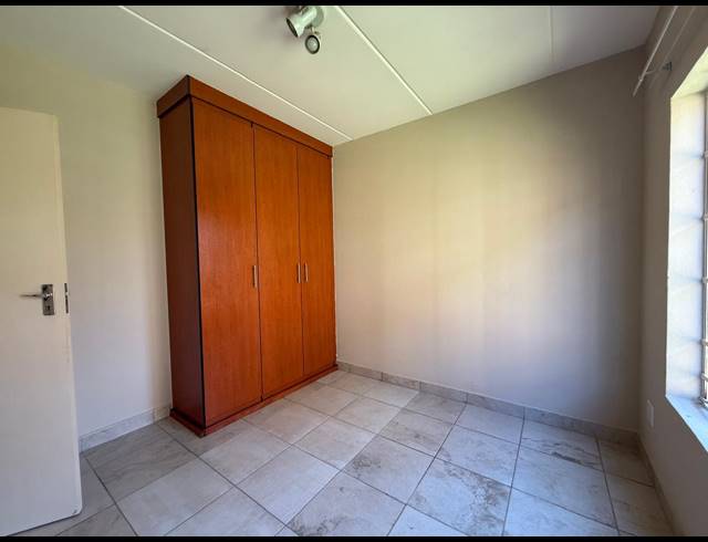 2 BEDROOM APARTMENT FOR SALE IN WATERVAL EAST